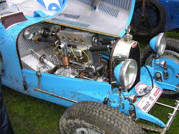 image ../engine-turning-vs-spotting/link-to-Bugattiengine-sf0.jpg